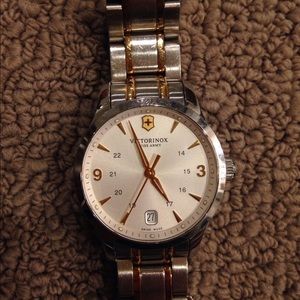 Swiss Army Victorinox Army Alliance two-tone round face stainless steel watch